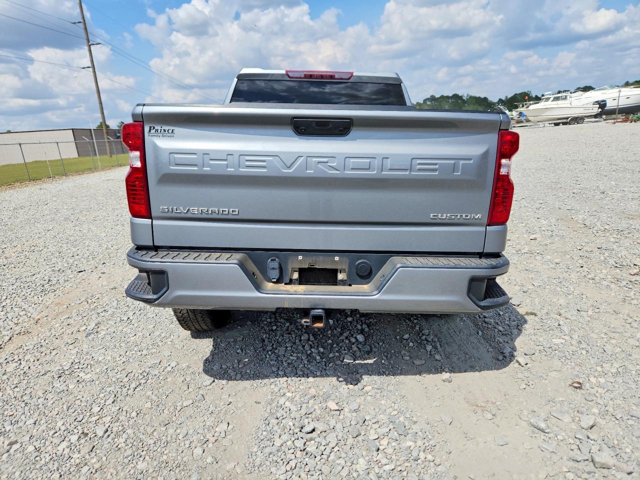 Chevrolet Silverado C1500 Custom