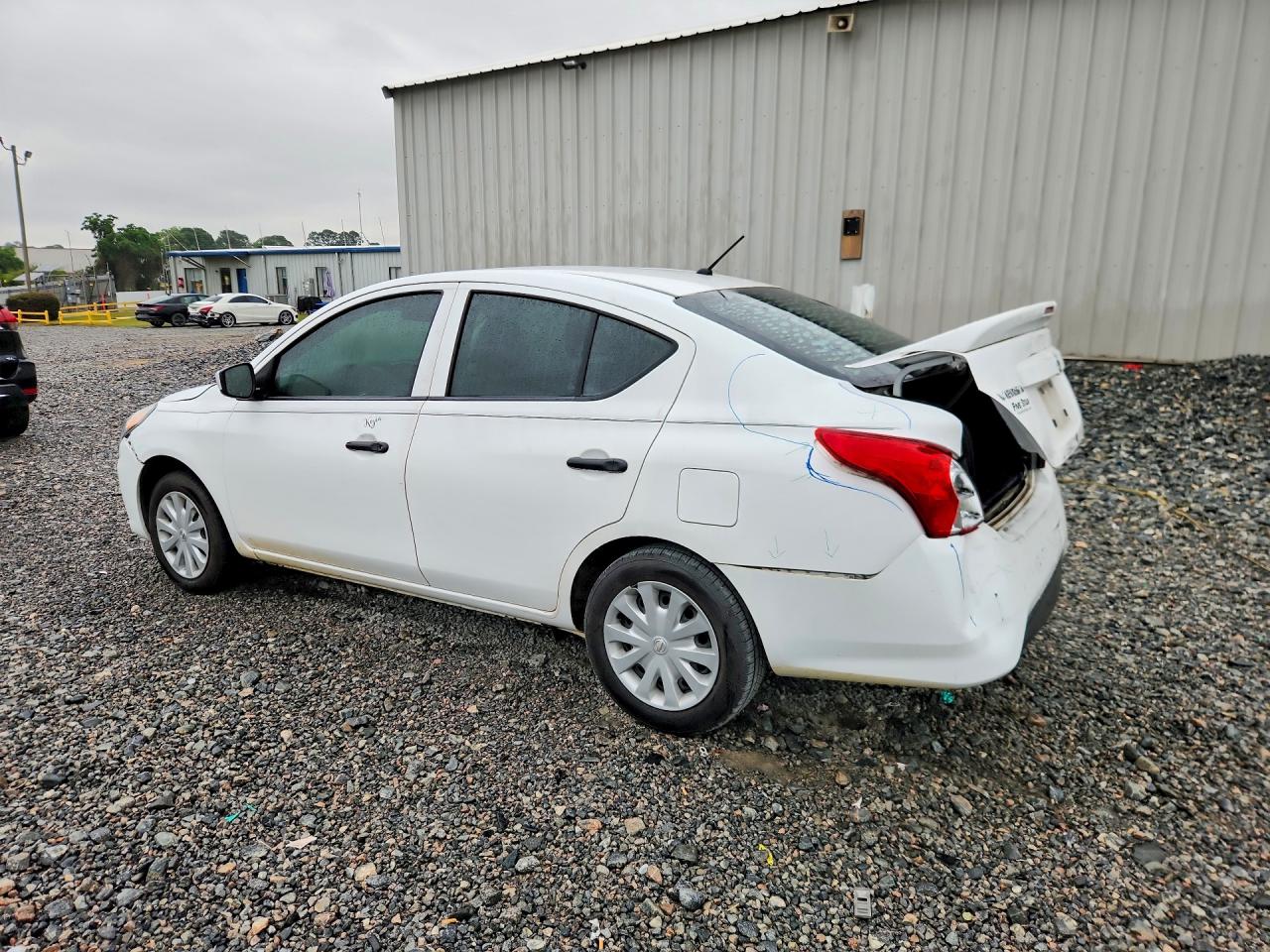 Nissan Versa S Plus