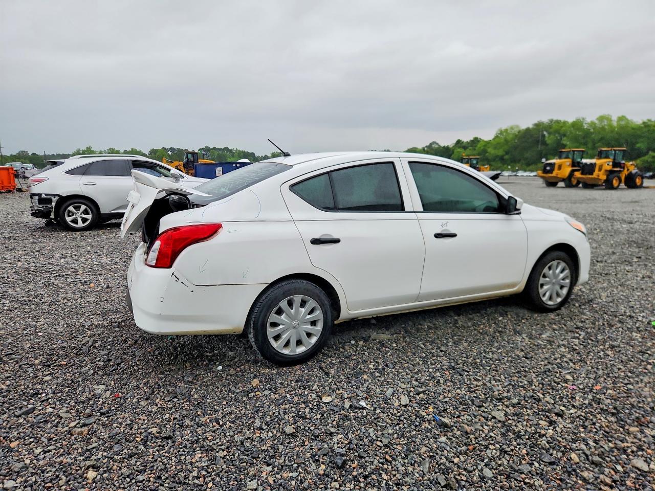 Nissan Versa S Plus