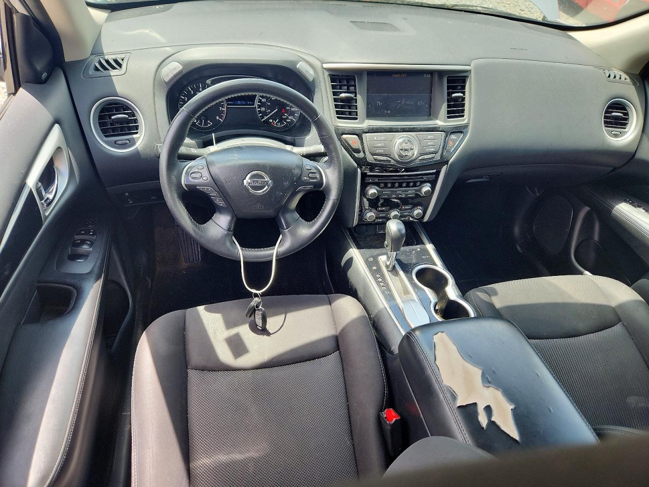 Nissan Pathfinder Sv