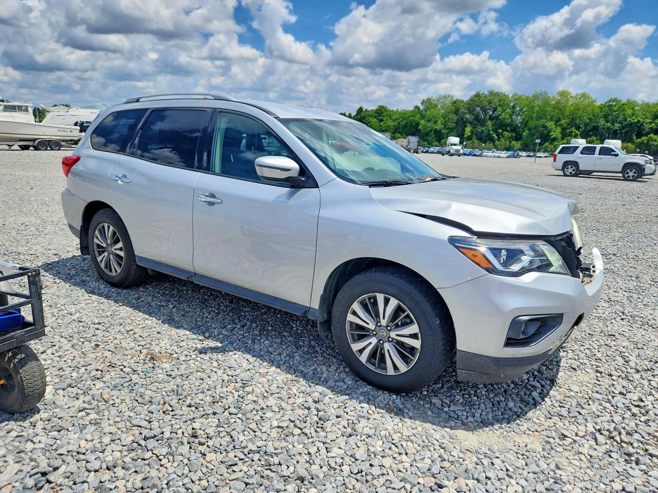 Nissan Pathfinder Sv