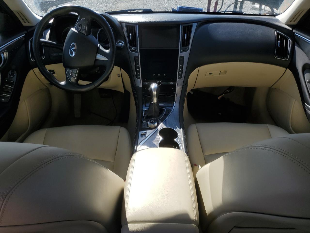 INFINITI Q50 Premium