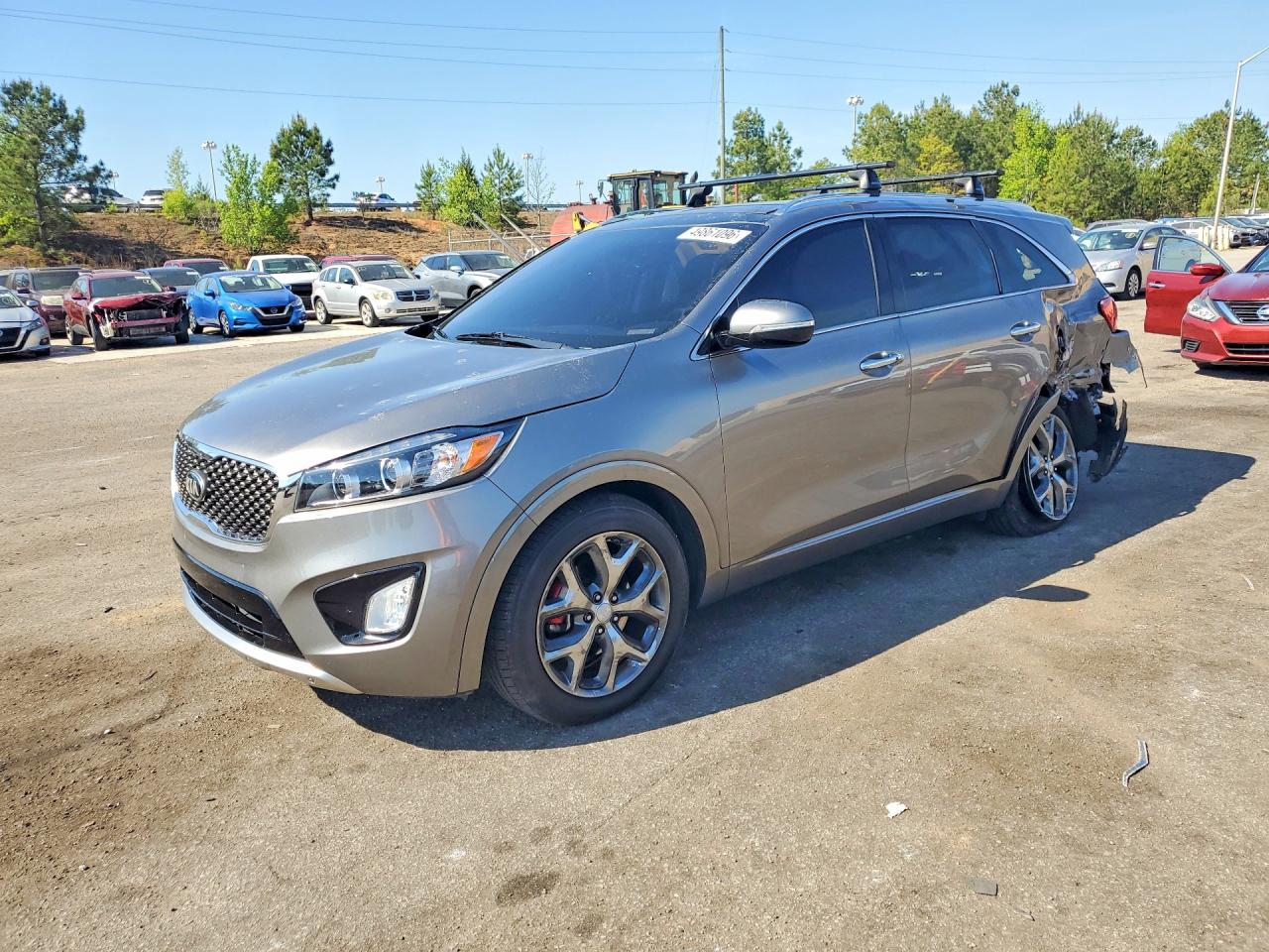 Salvage Kia Sorento Image