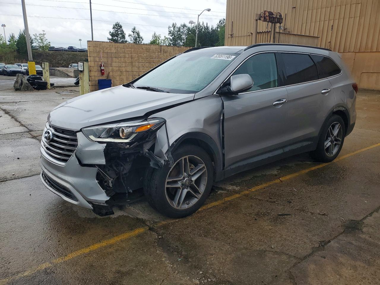 Salvage Hyundai SANTA FE Image