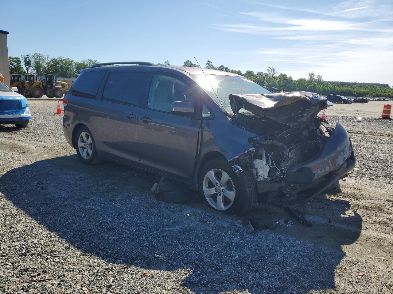 Toyota Sienna Le
