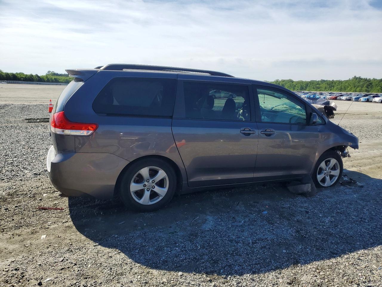 Toyota Sienna Le