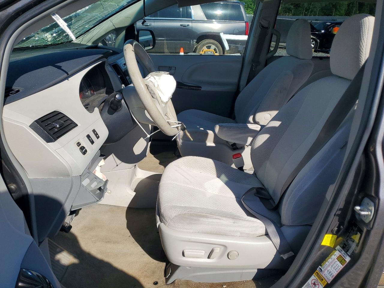 Toyota Sienna Le