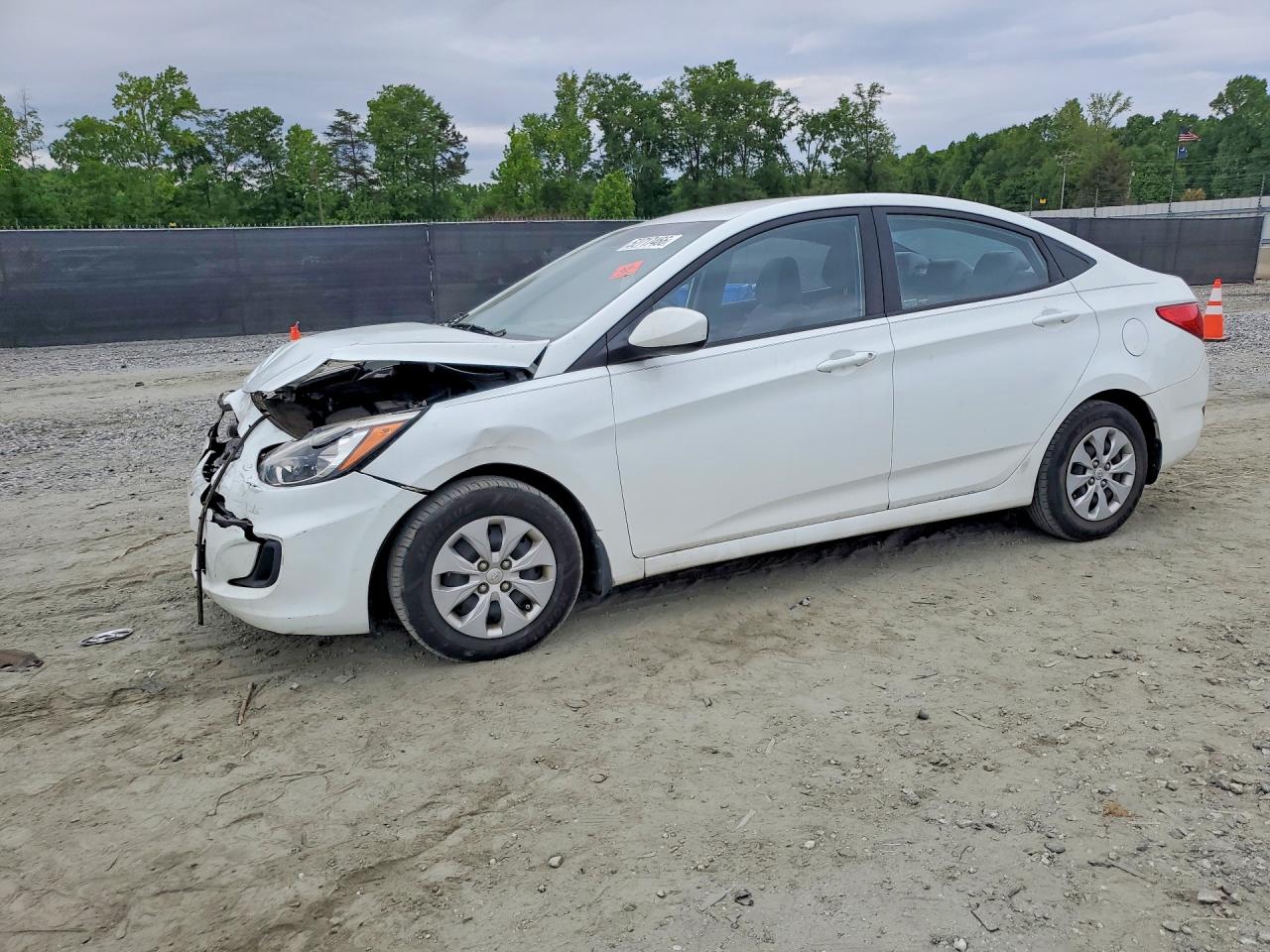 Salvage Hyundai ACCENT Image