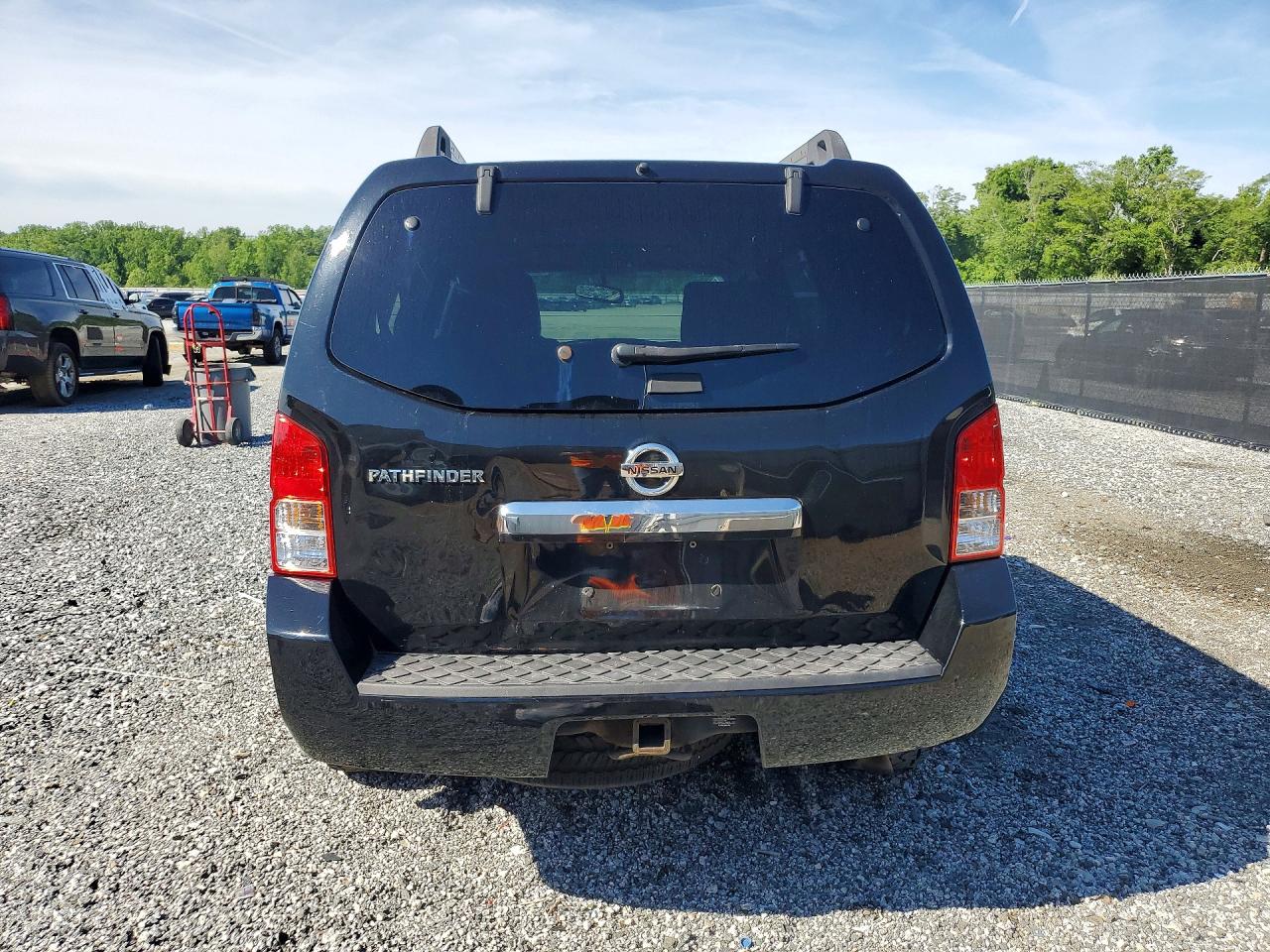Nissan Pathfinder S