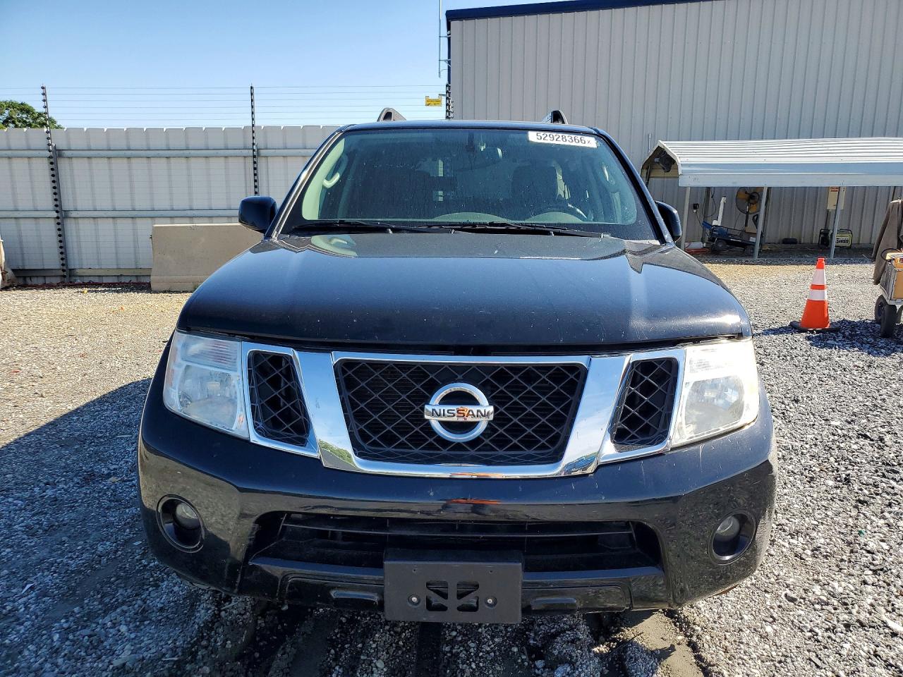 Nissan Pathfinder S