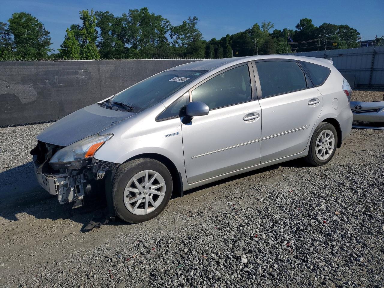 Salvage Toyota Prius v Image