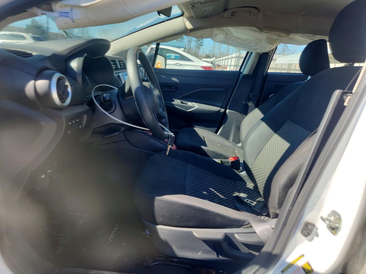 Nissan Versa S