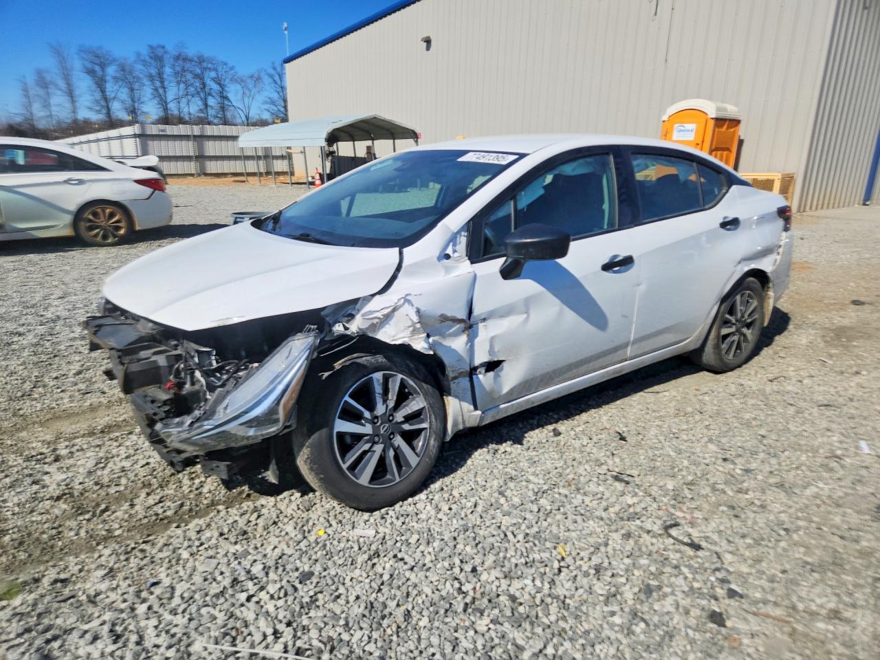 Salvage Nissan Versa Image