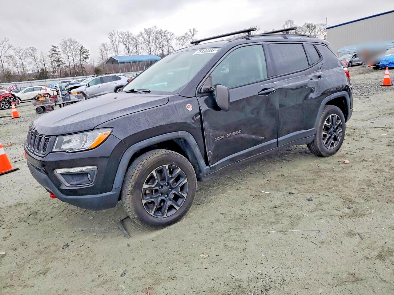 Salvage Jeep Compass Image