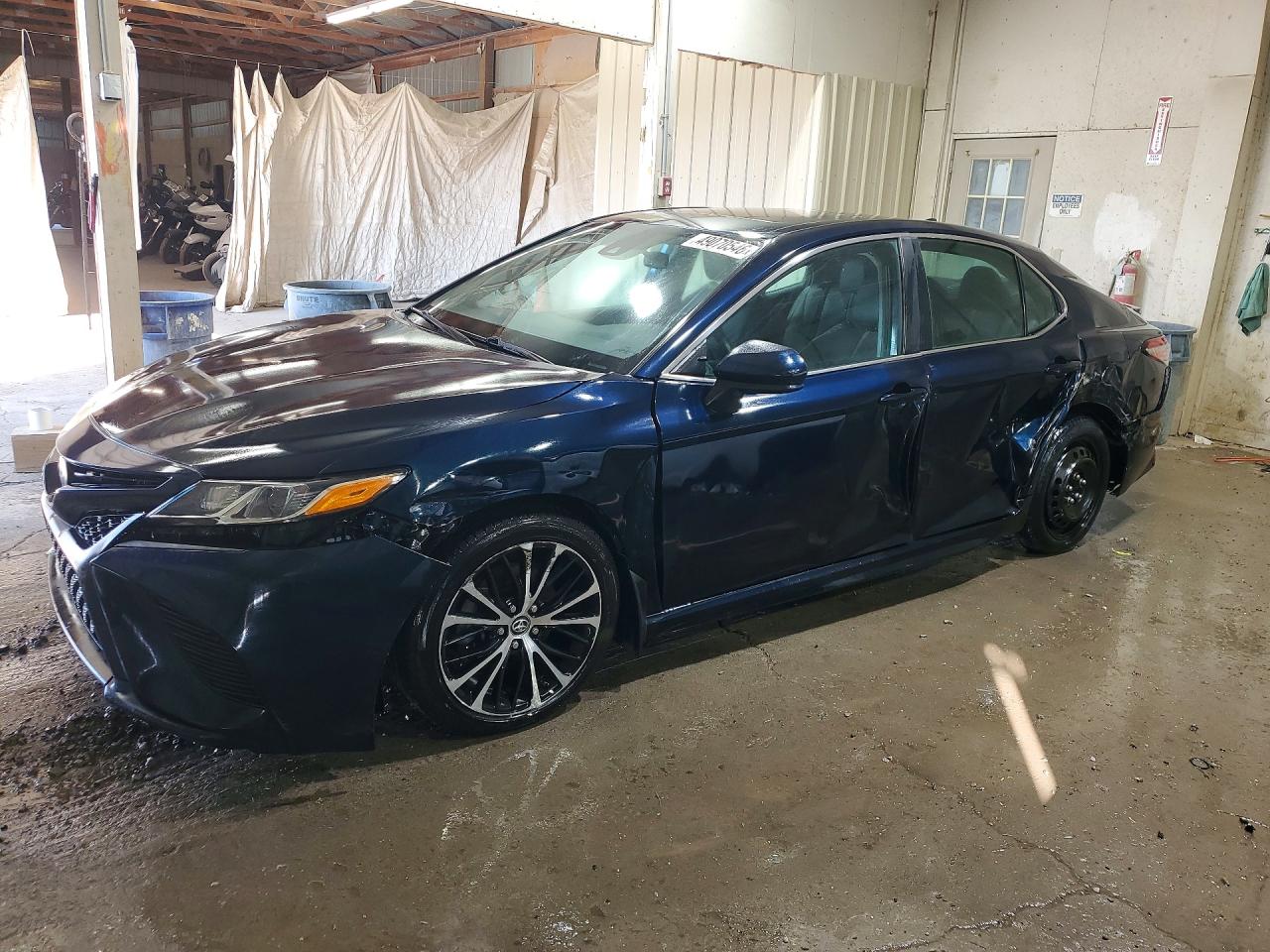 Salvage Toyota Camry Image