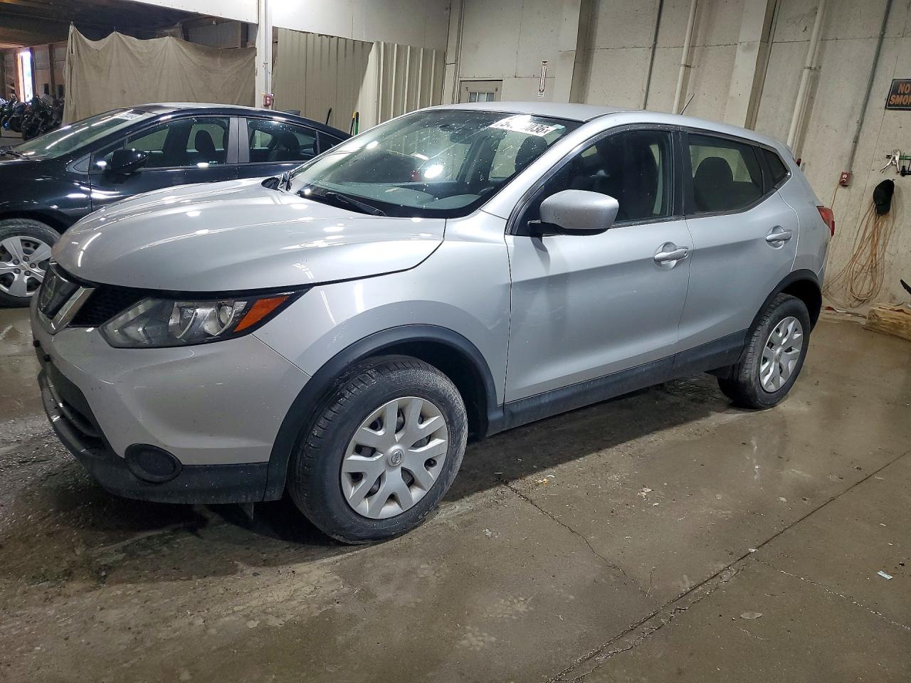 Salvage Nissan Rogue Image