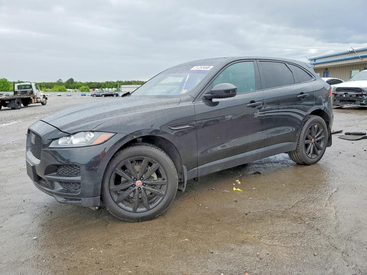 Salvage Jaguar F-PACE Image