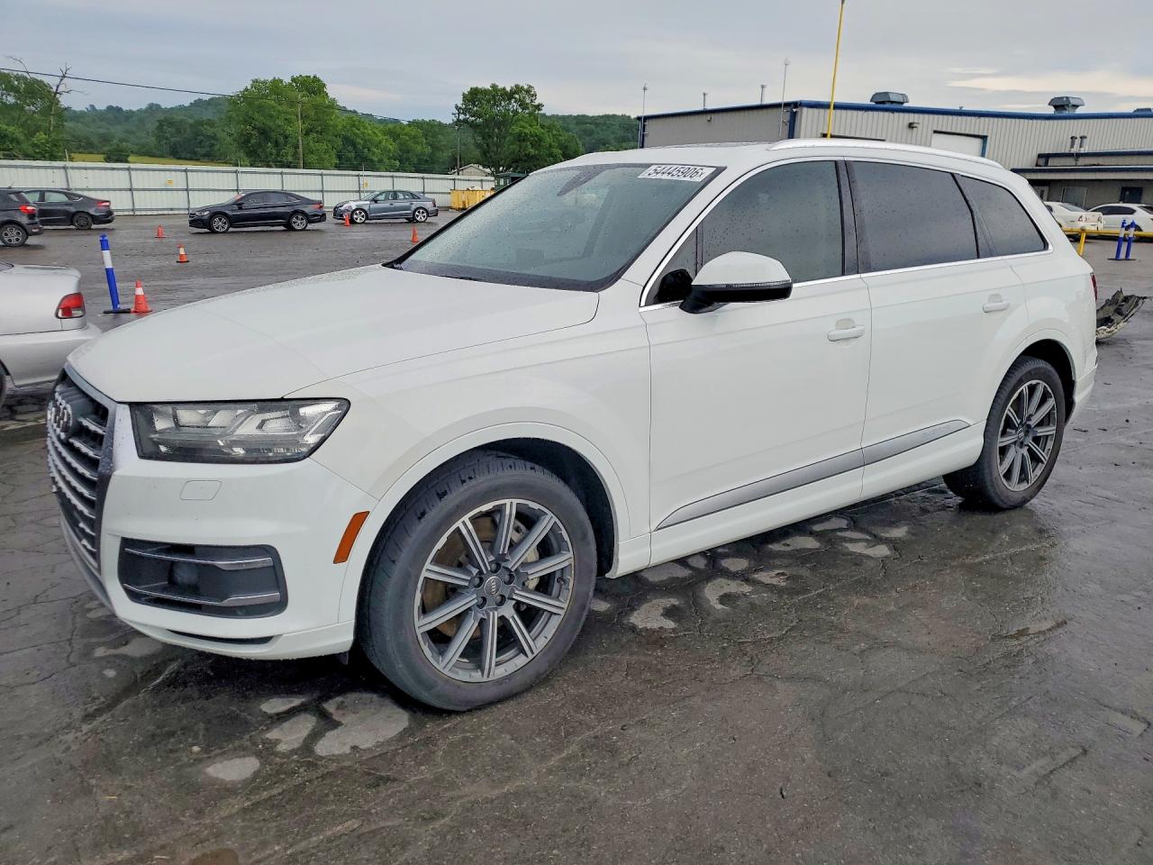 Salvage Audi Q7 Image