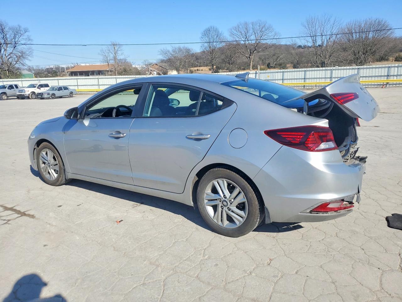 Hyundai ELANTRA Sel