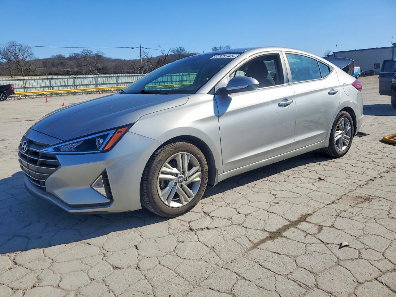 Salvage Hyundai ELANTRA Image