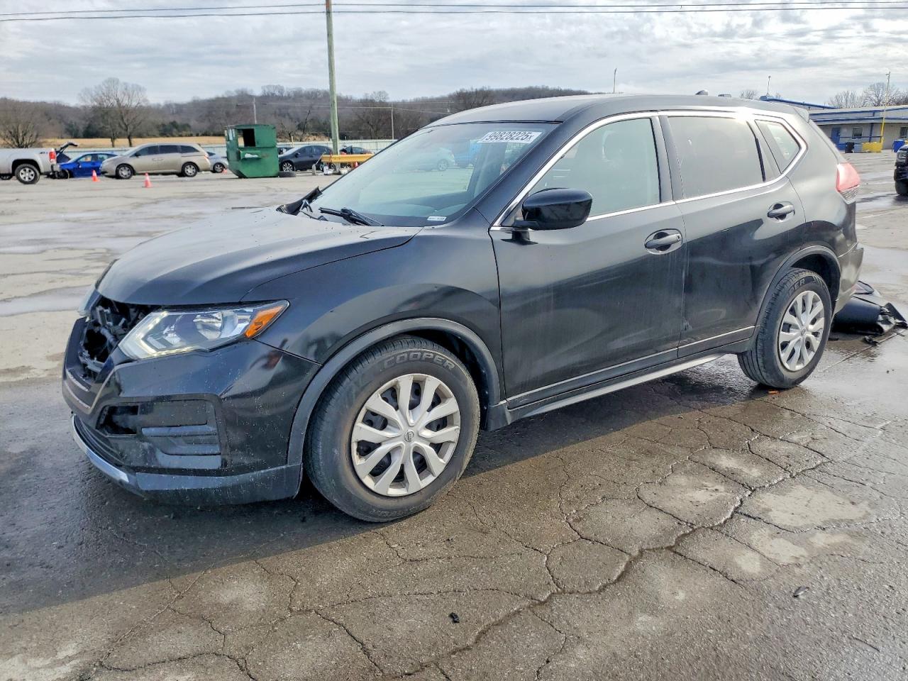 Salvage Nissan Rogue Image