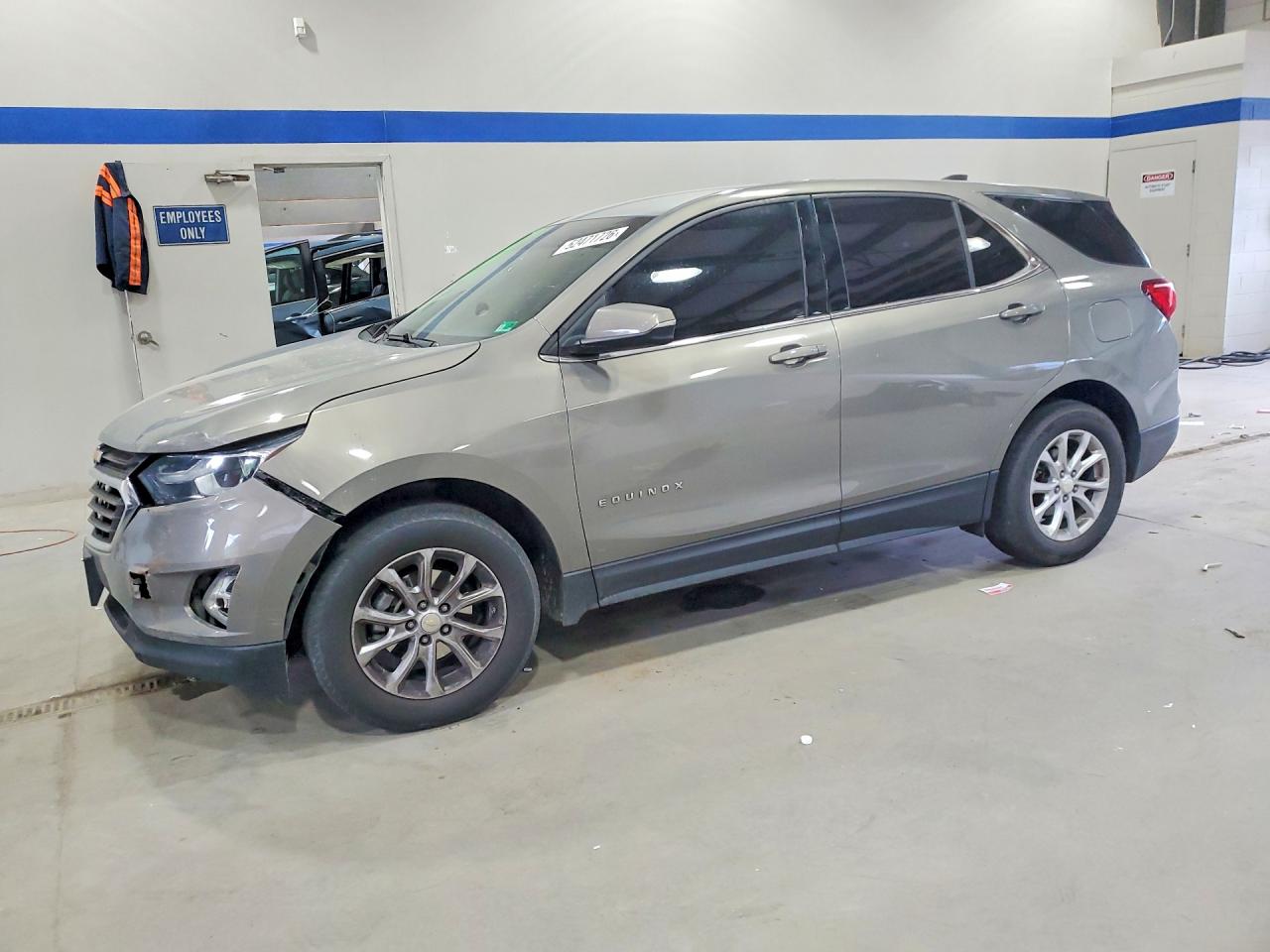 Salvage Chevrolet Equinox Image