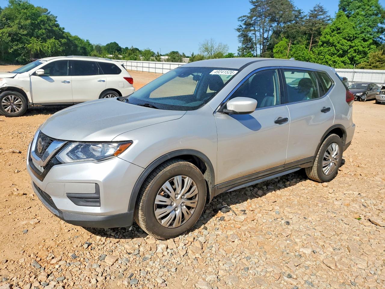 Salvage Nissan Rogue Image