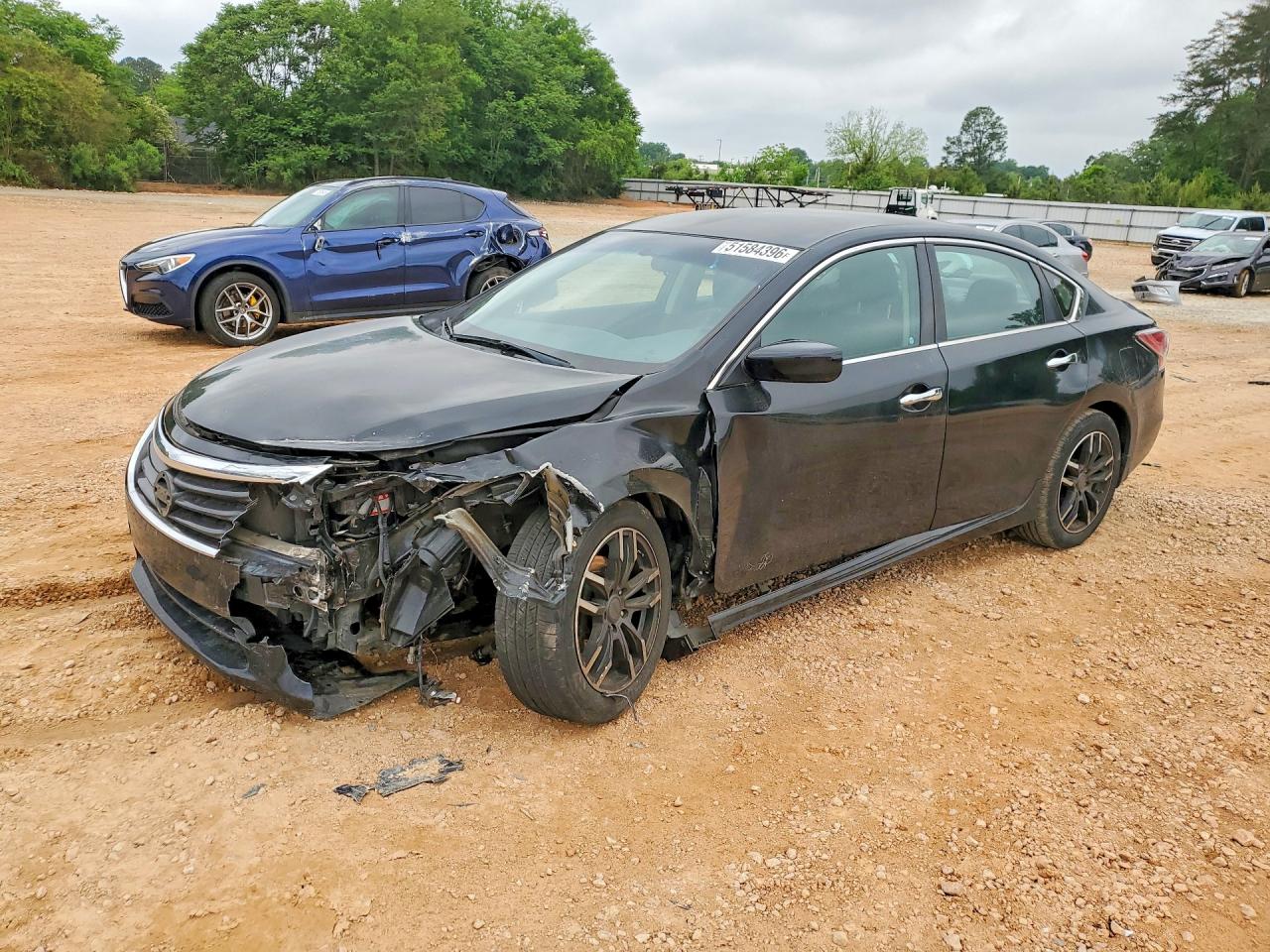 Salvage Nissan Altima Image