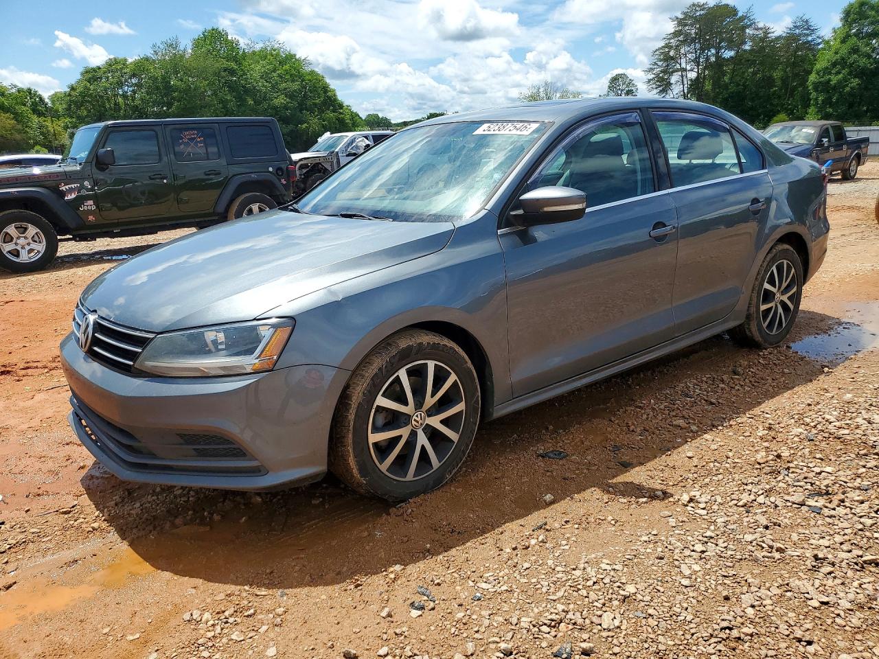 Salvage Volkswagen Jetta Image