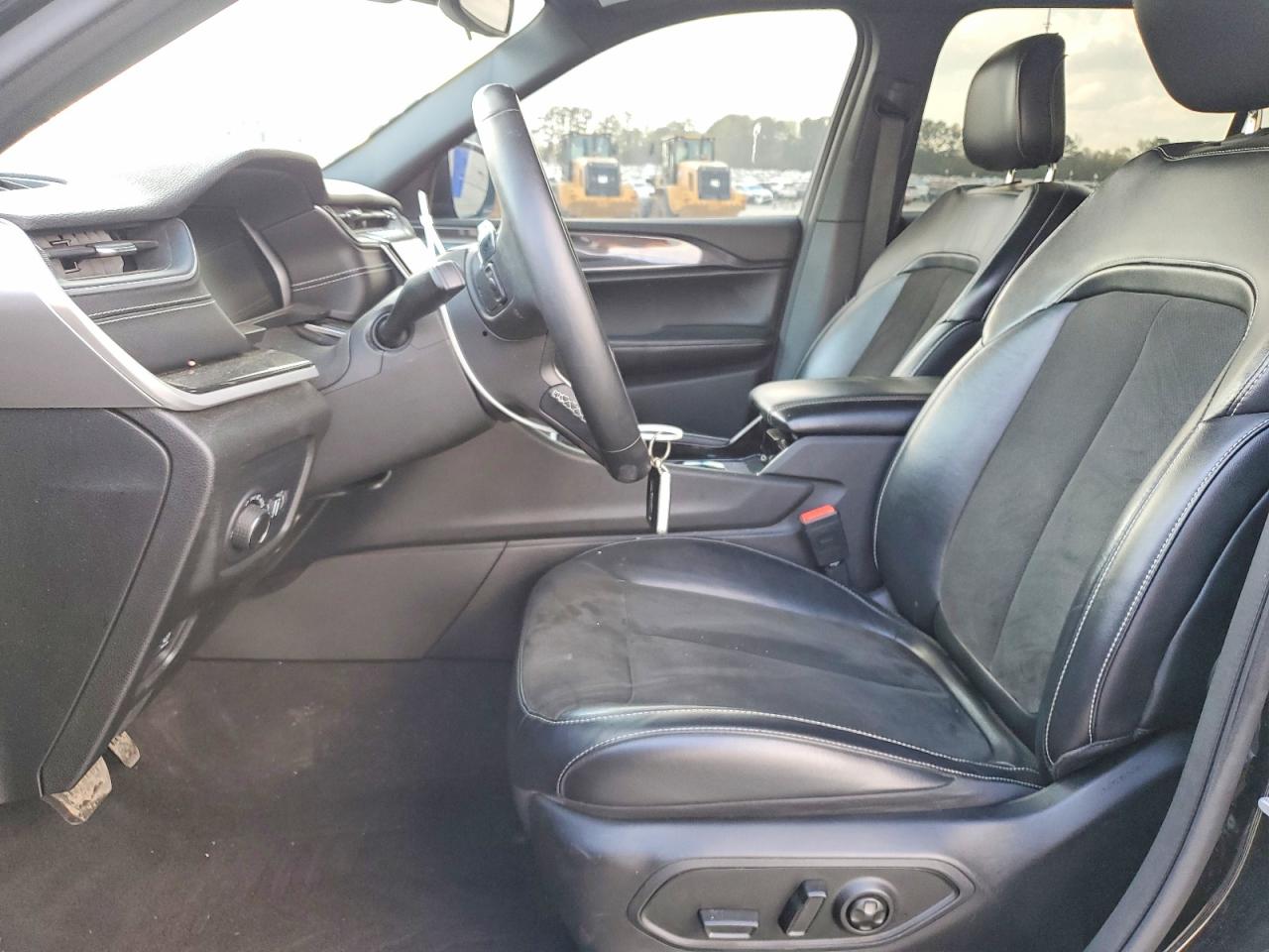 Jeep Grand Cherokee L Laredo