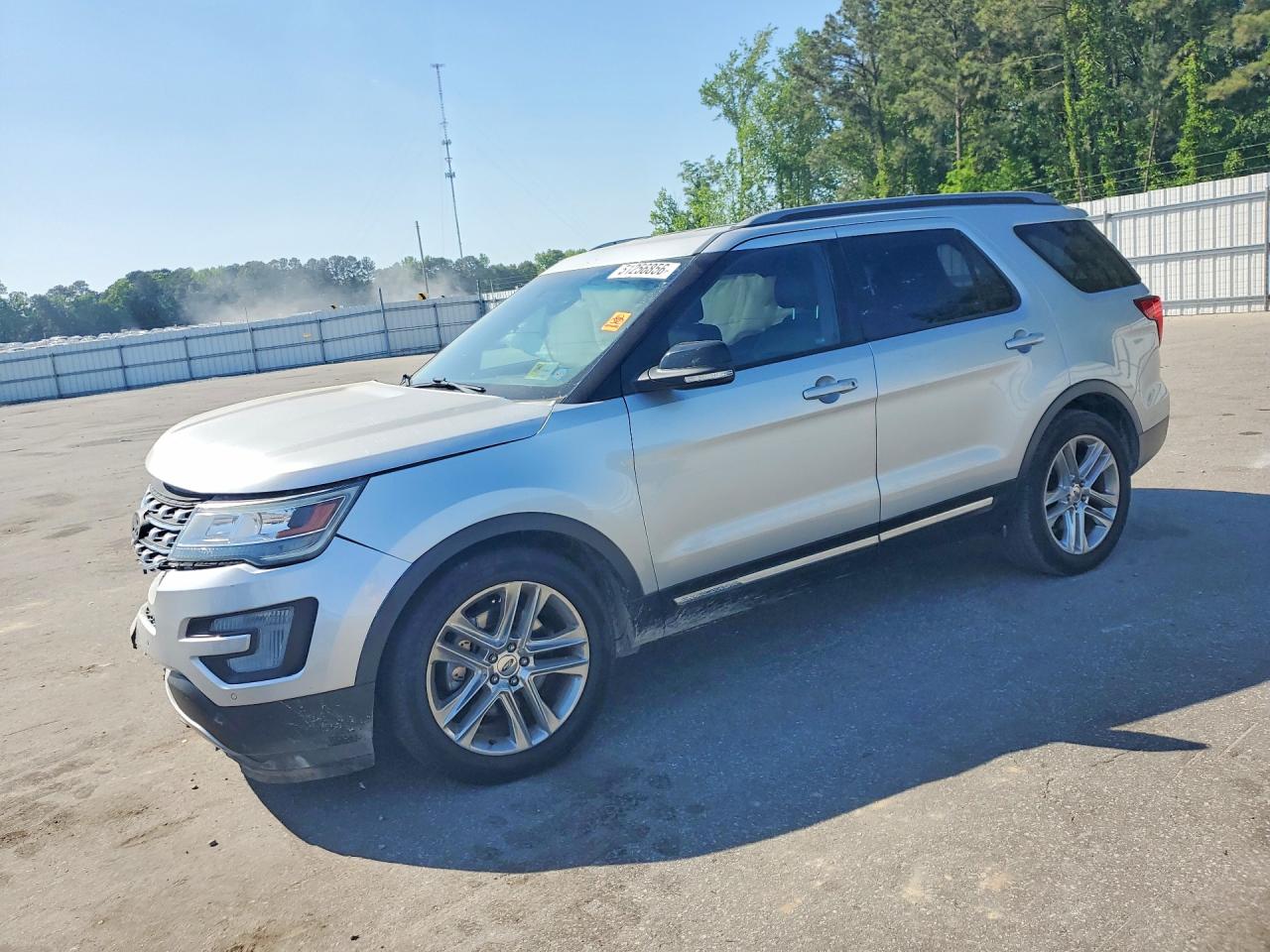 Salvage Ford Explorer Image