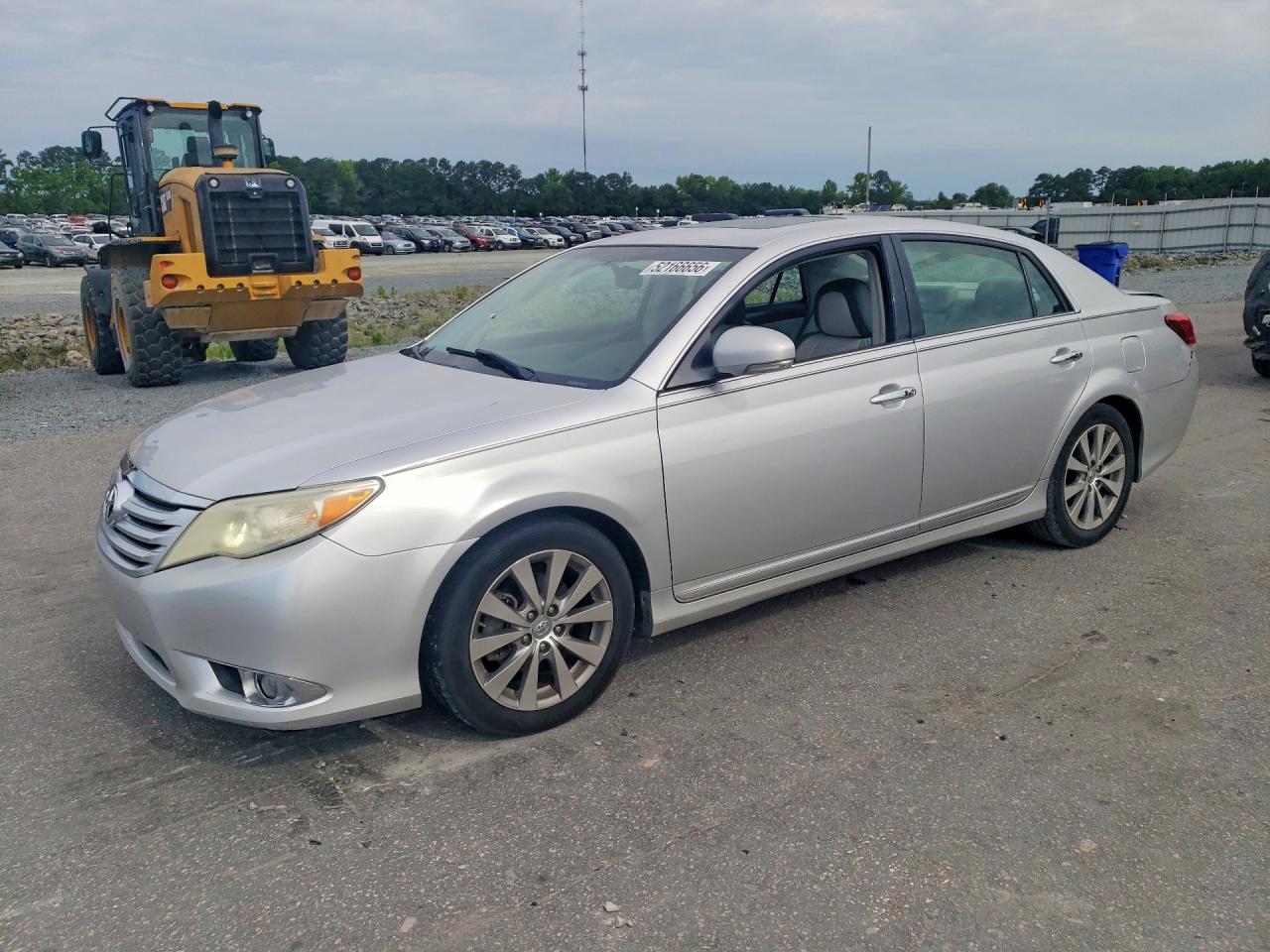 Salvage Toyota Avalon Image