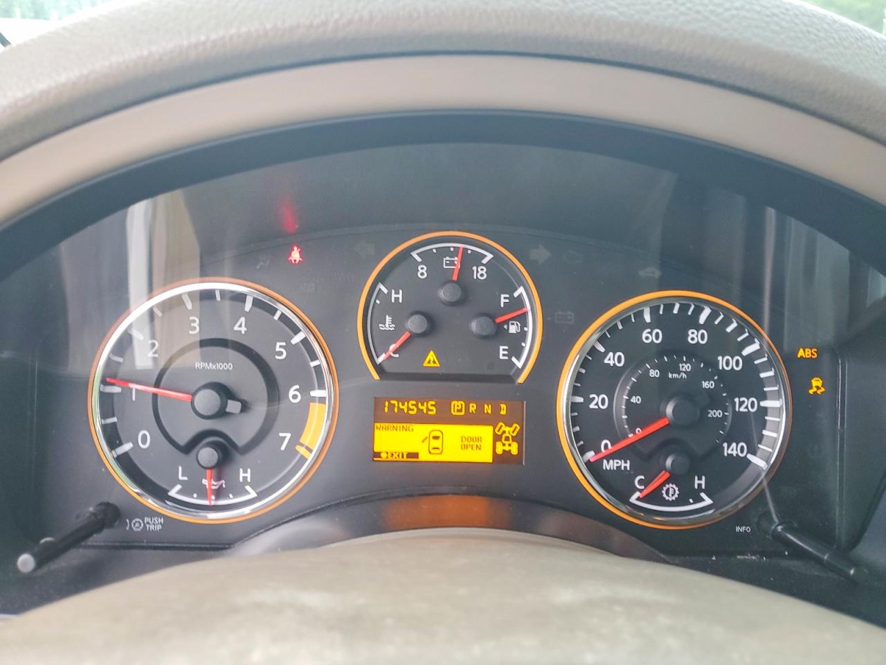 Nissan Armada Platinum