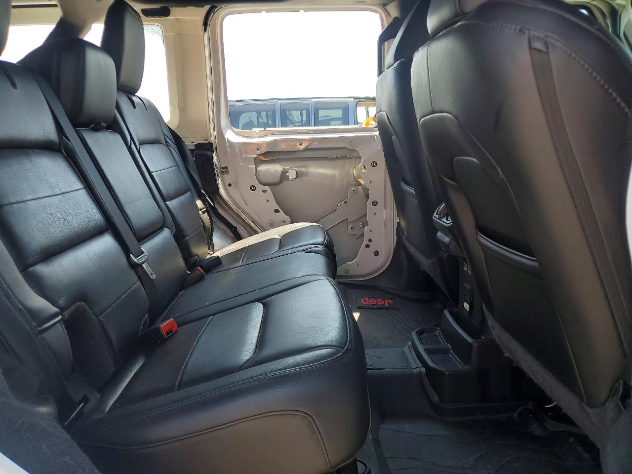 Jeep Wrangler Sahara