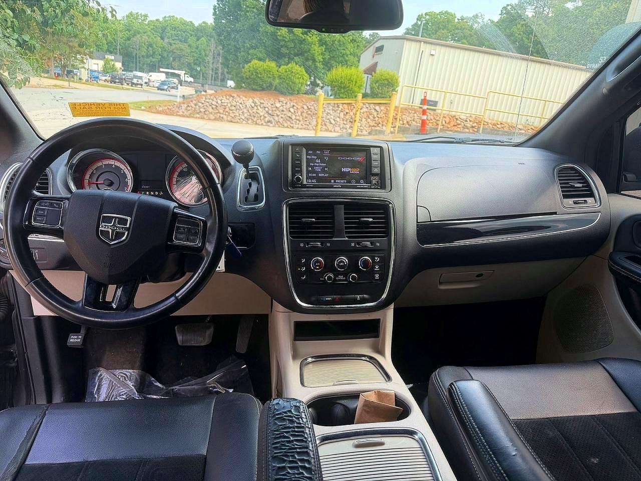 Dodge Caravan Sxt