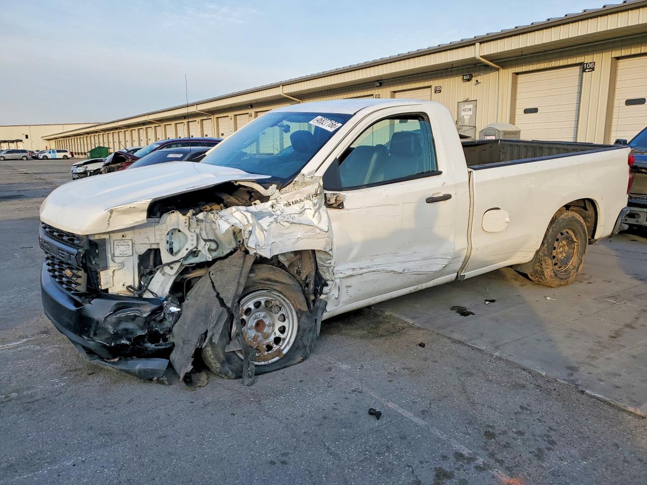 Salvage Chevrolet Silverado Image