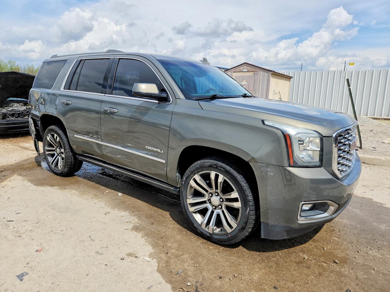 GMC Yukon Denali