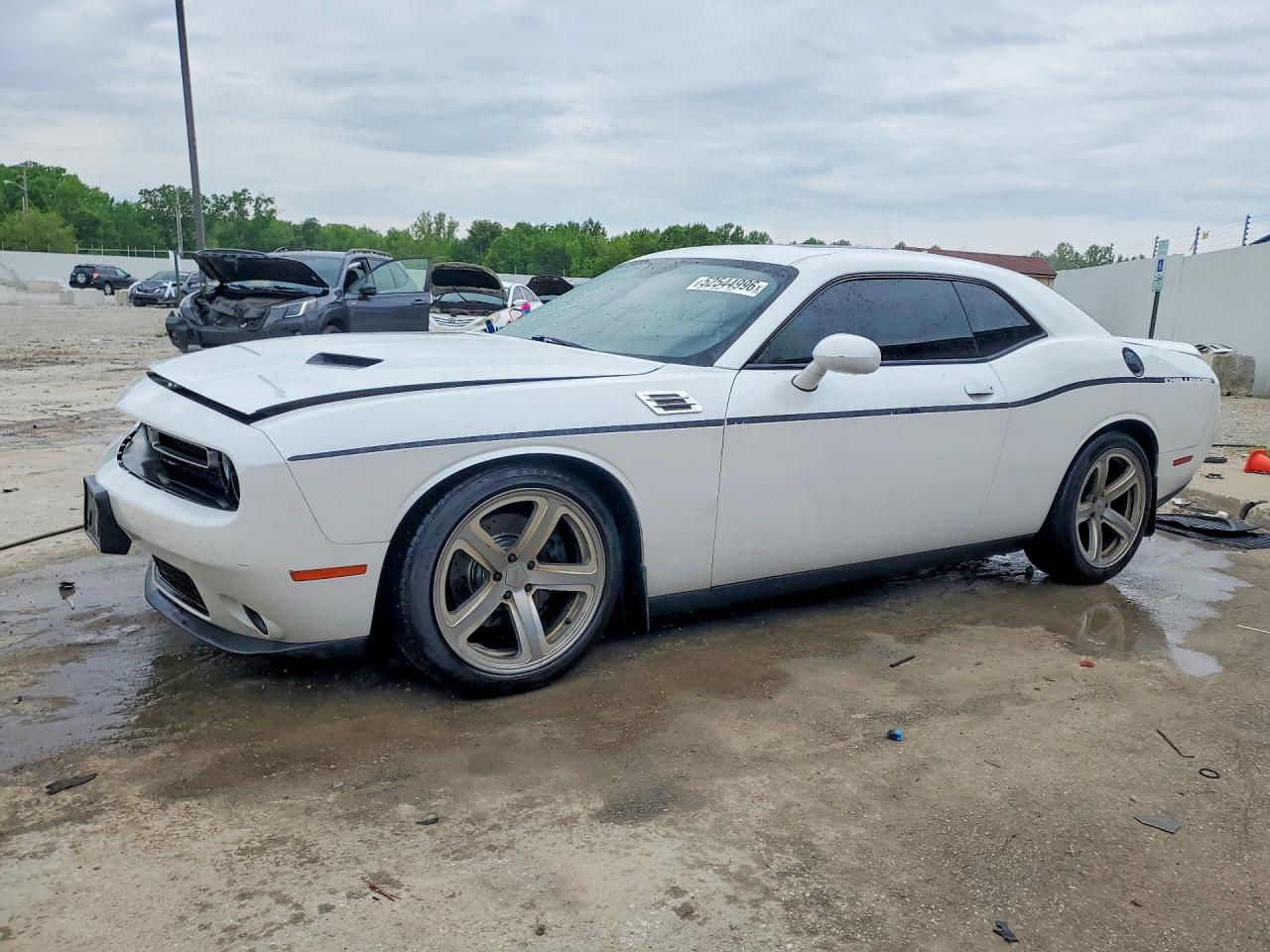 Salvage Dodge Challenger Image