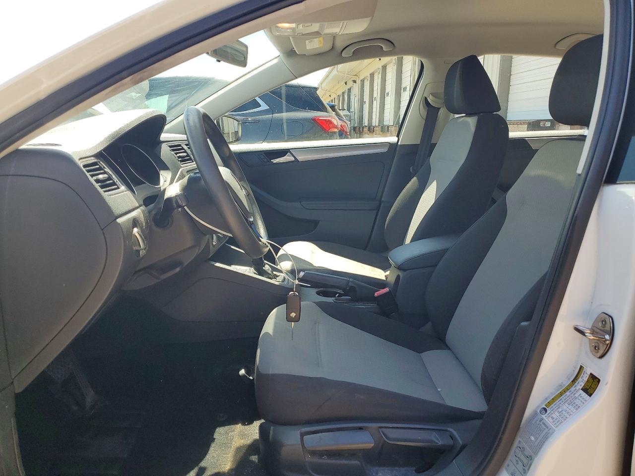 Volkswagen Jetta S