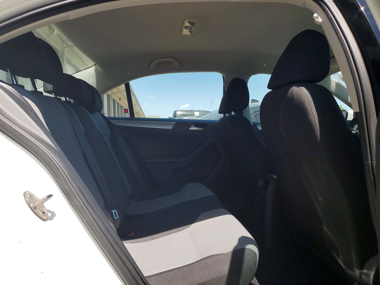 Volkswagen Jetta S