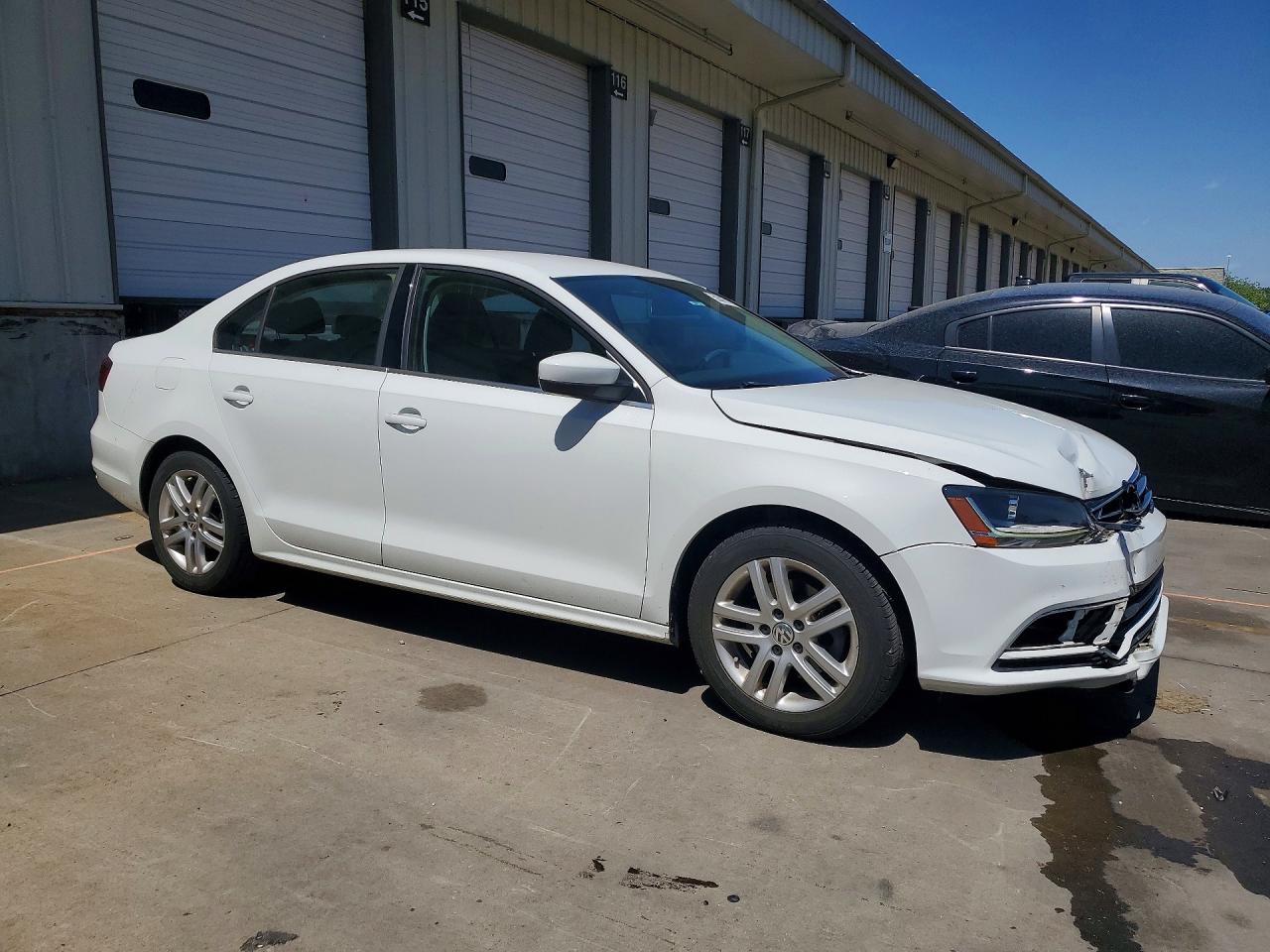 Volkswagen Jetta S