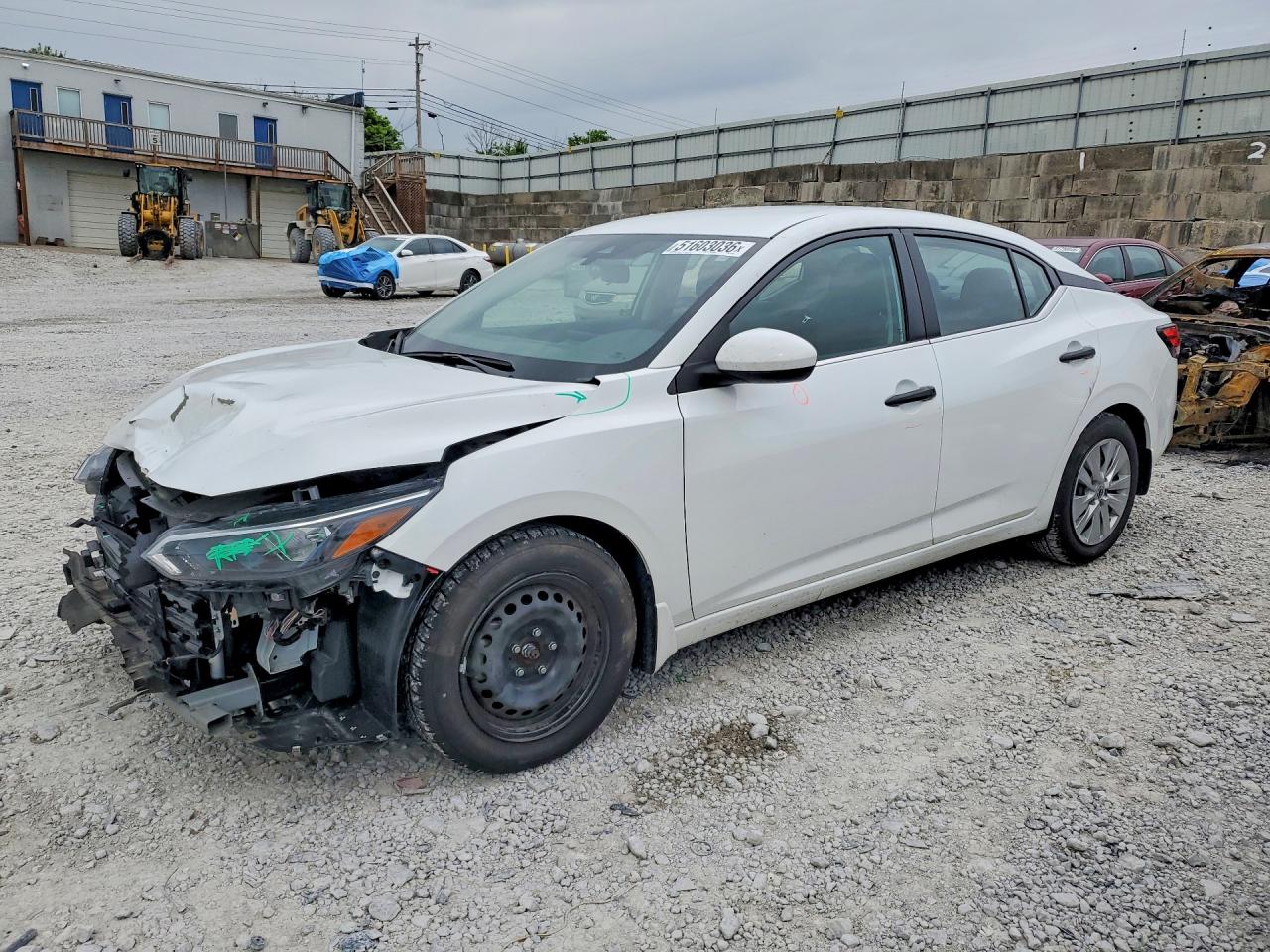 Salvage Nissan Sentra Image