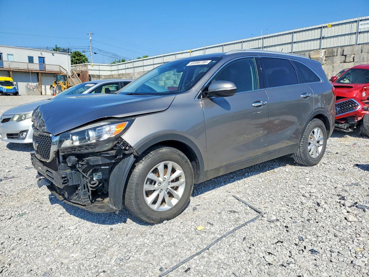 Salvage Kia Sorento Image