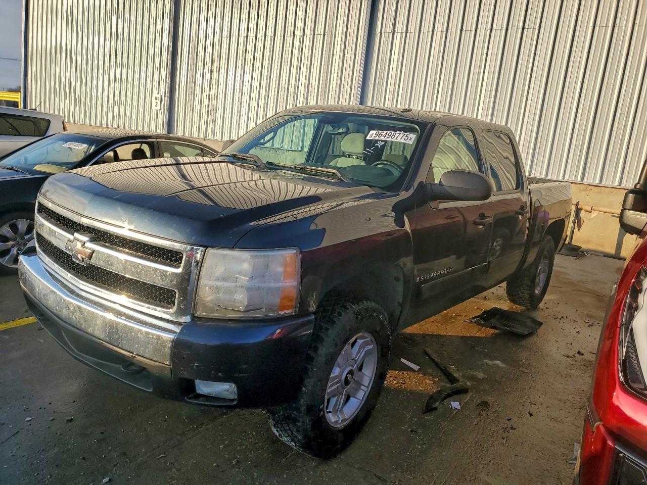 Salvage Chevrolet Silverado Image