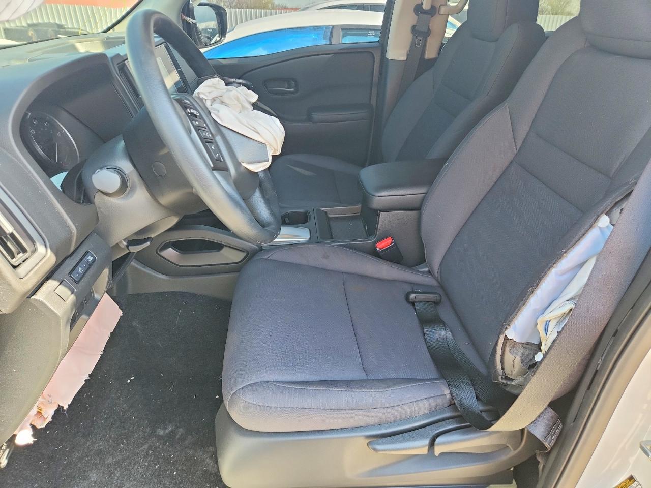 Nissan Frontier S