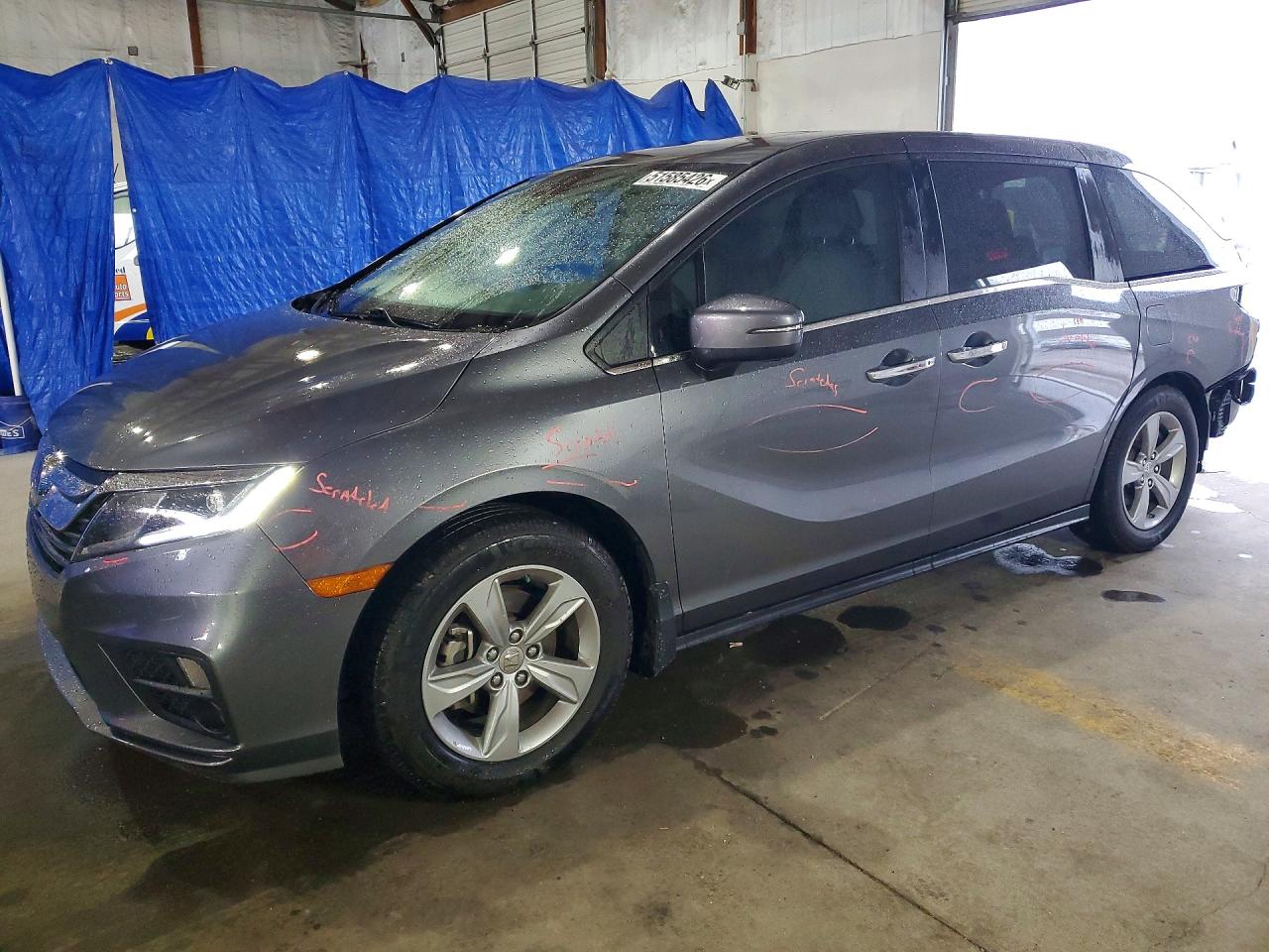 Salvage Honda Odyssey Image