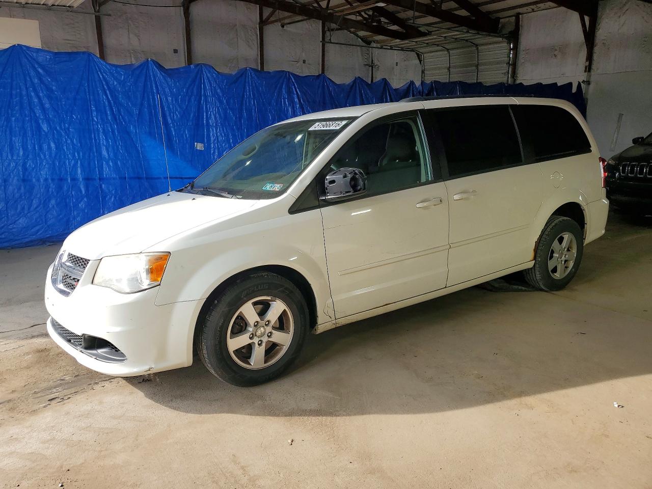 Salvage Dodge Caravan Image