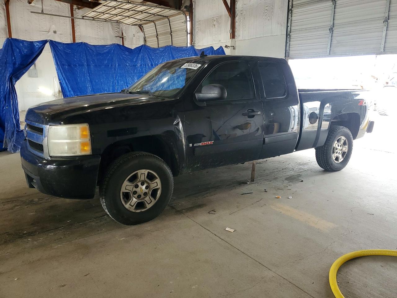 Salvage Chevrolet Silverado Image