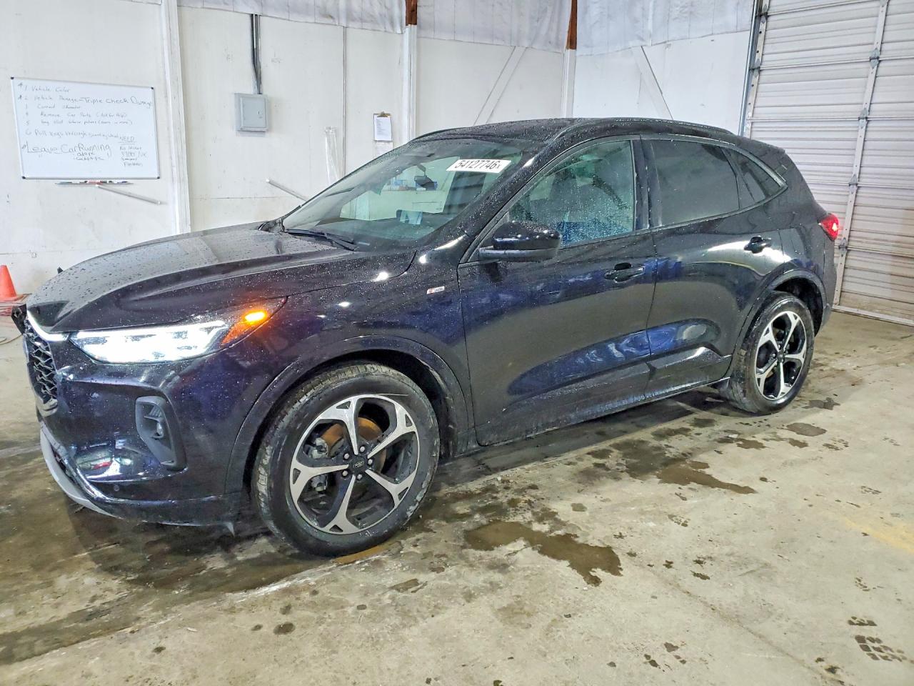 Salvage Ford Escape Image