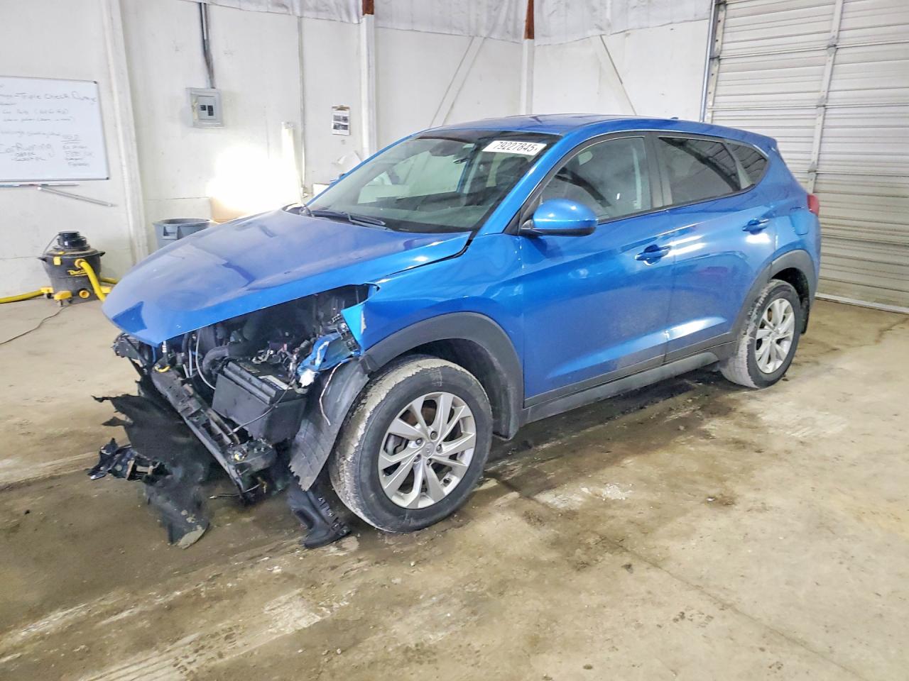 Salvage Hyundai TUCSON Image